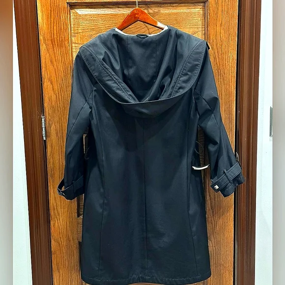 Coat - Picture 2 of 4